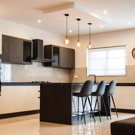 Amazing 2bed Ghadira! By Homely